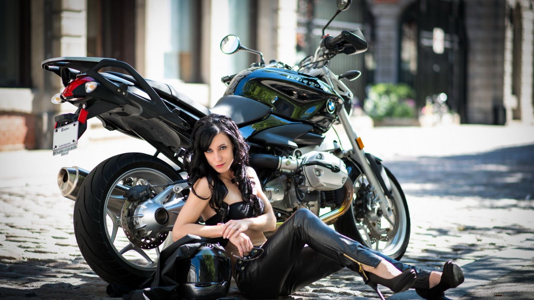 European women on bikes in Sagamihara