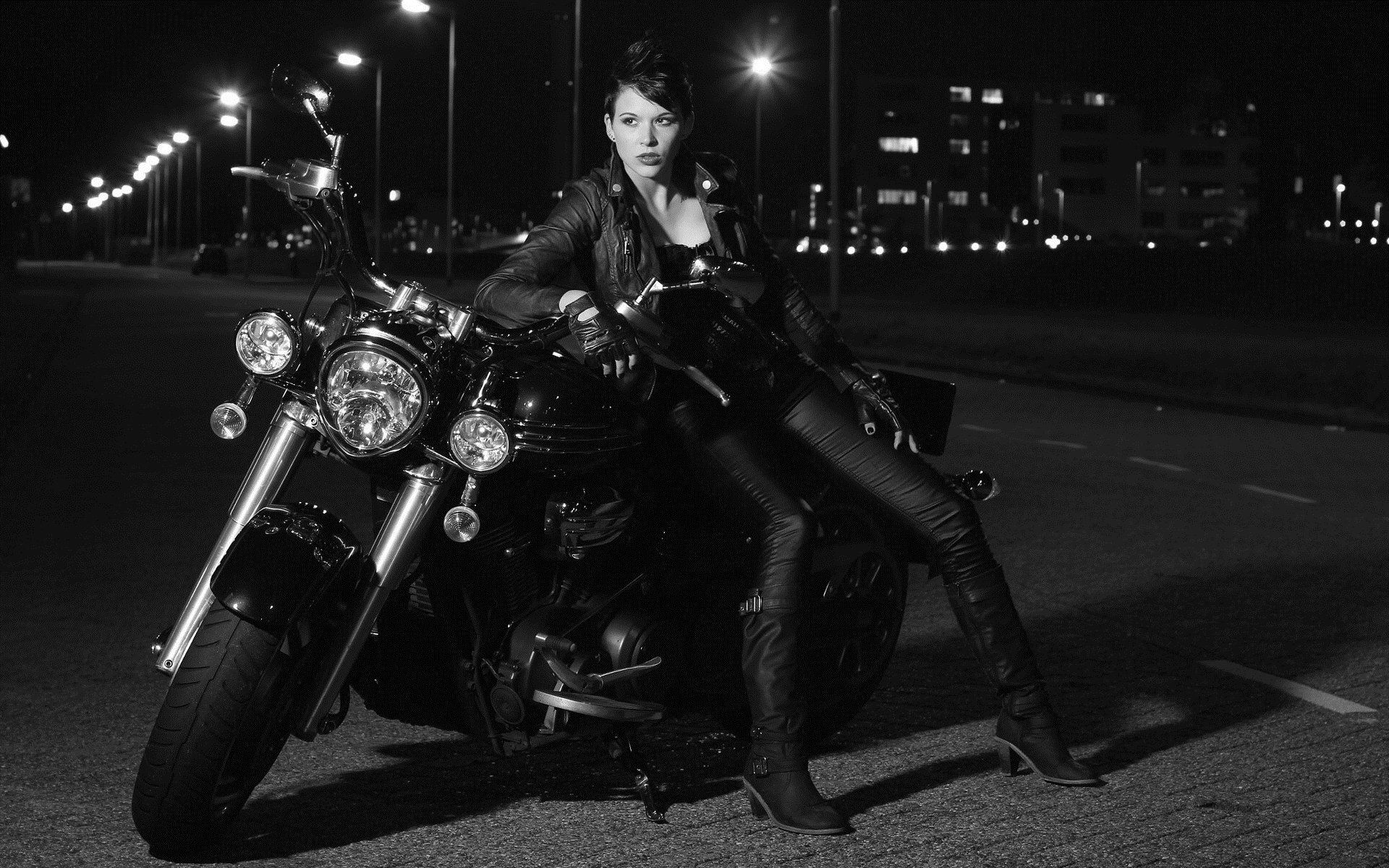 Photo Beautiful girls and motorcycles in Sagamihara