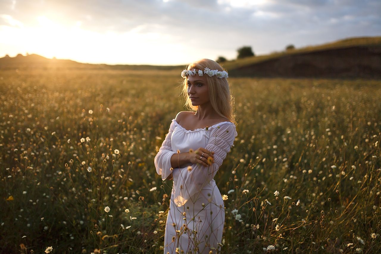 Girls in Slavic costumes in Sagamihara