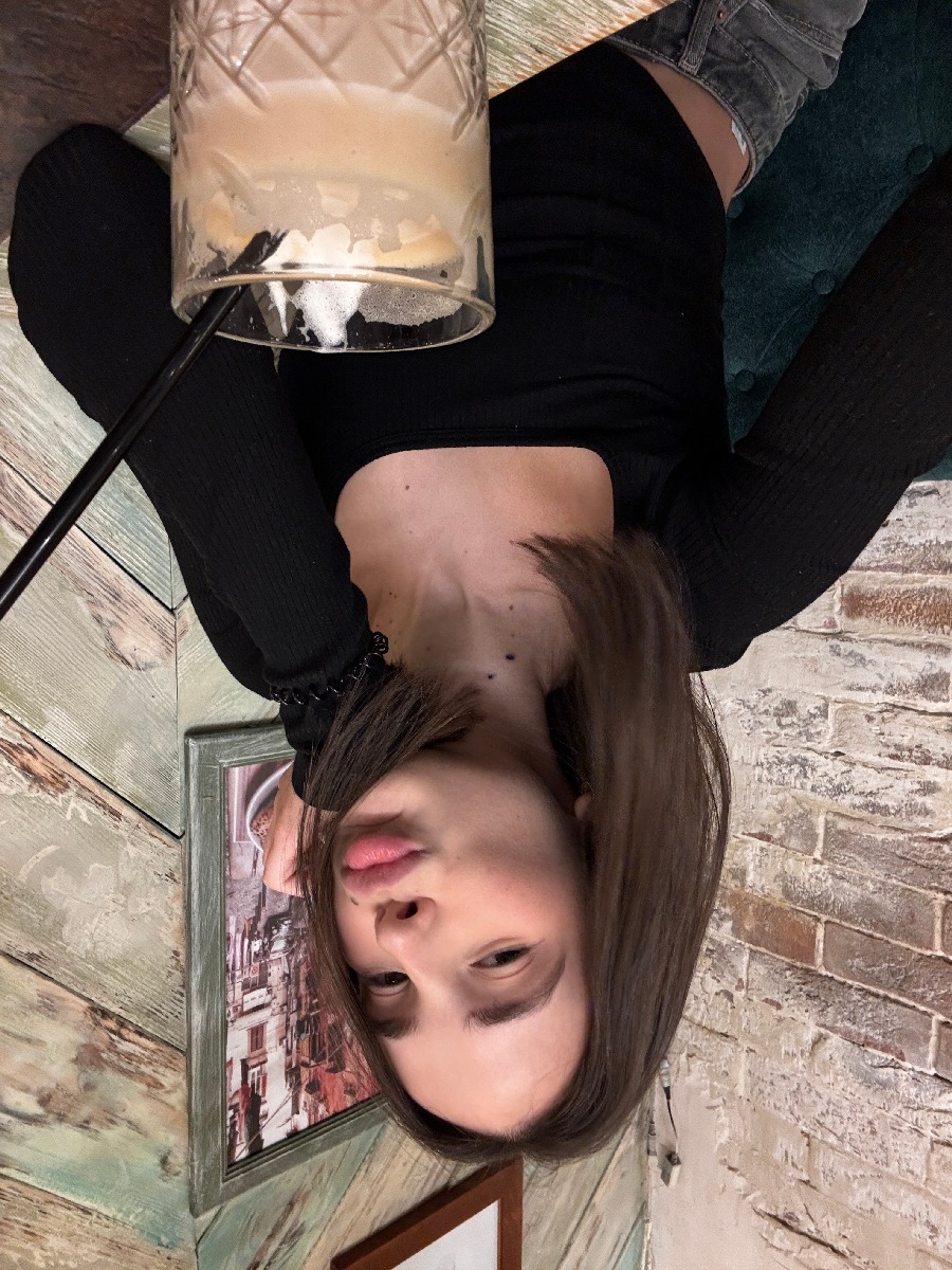 Fresh photos, fresh mood — Tina online in Sagamihara